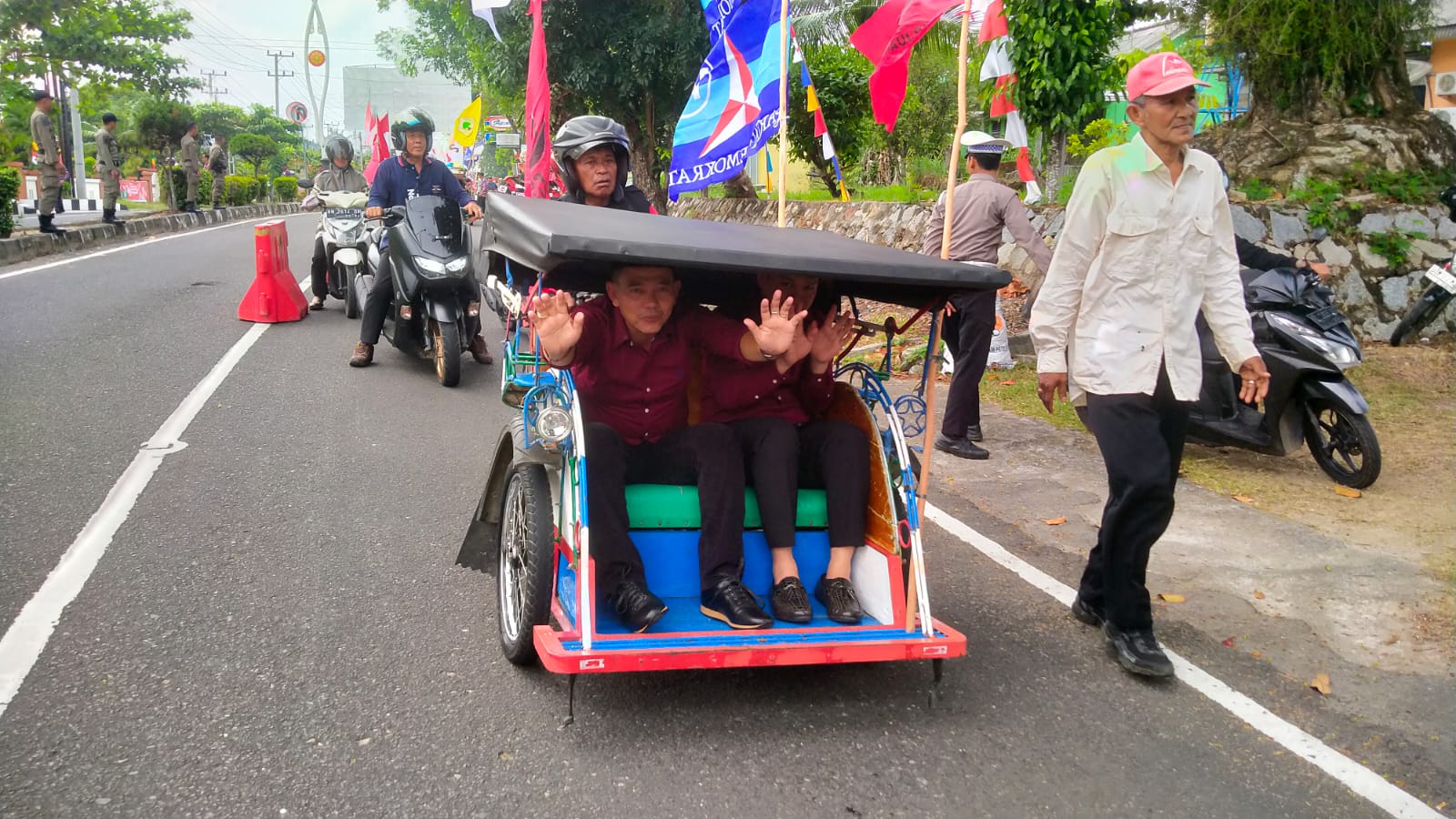 Ngebentor, Mulkan-Ramadian Diantar 10 Parpol Daftar ke KPU Bangka