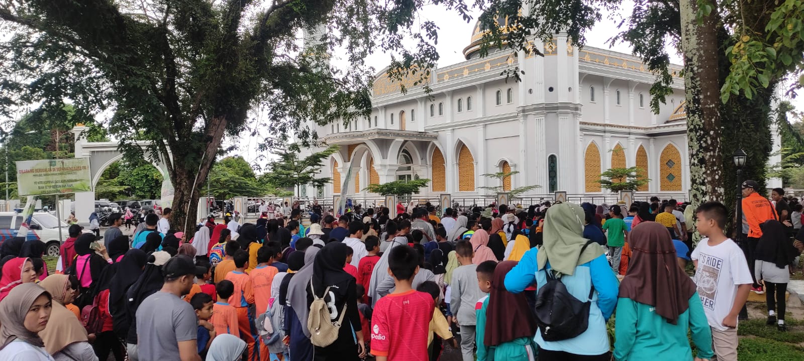 Diikuti Ribuan Orang, Pesta Rakyat di Bateng Sampai Kehabisan Kupon