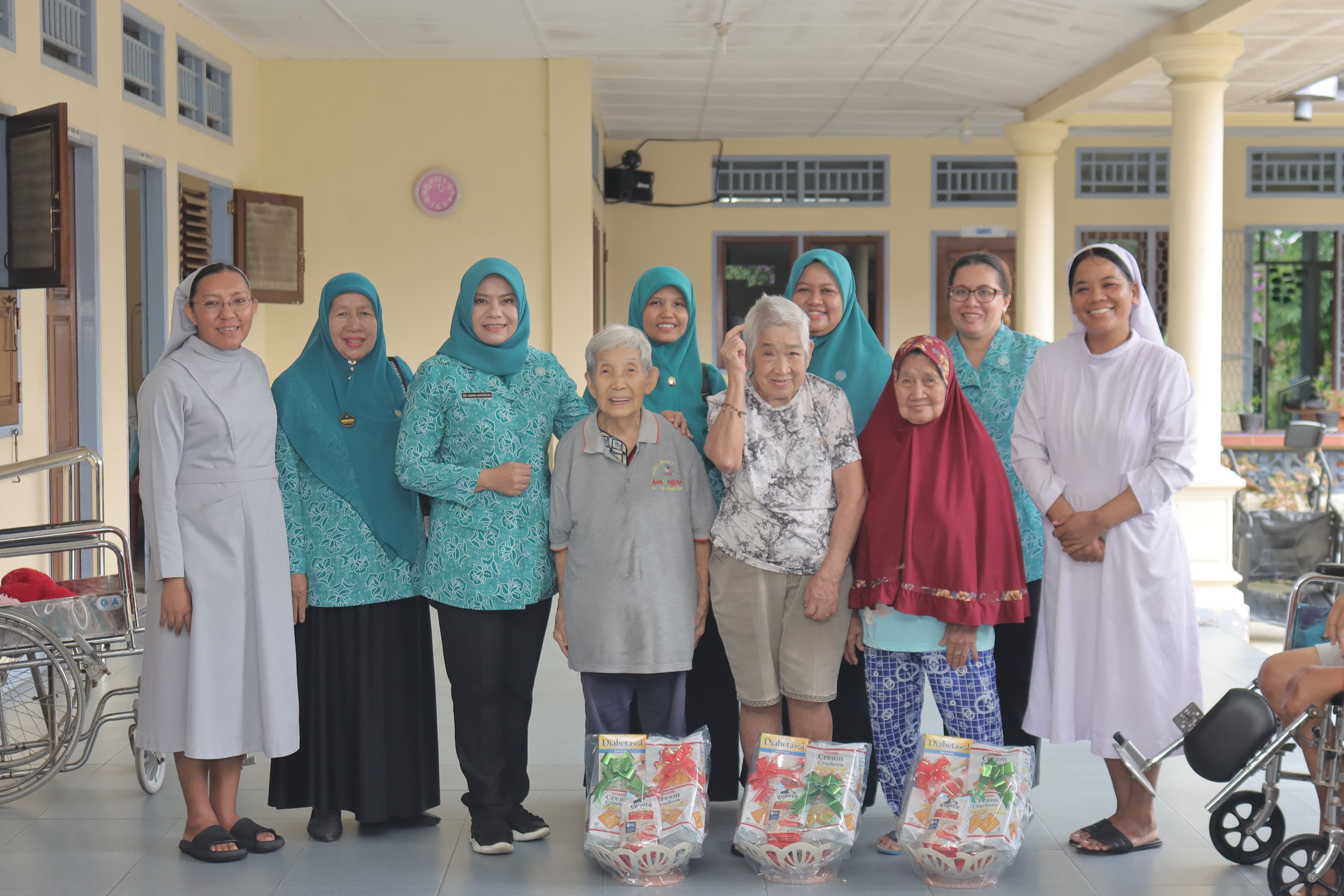 Safriati Safrizal Rayakan Hari Ibu Bersama Lansia Panti Bhakti Kasih Siti Anna