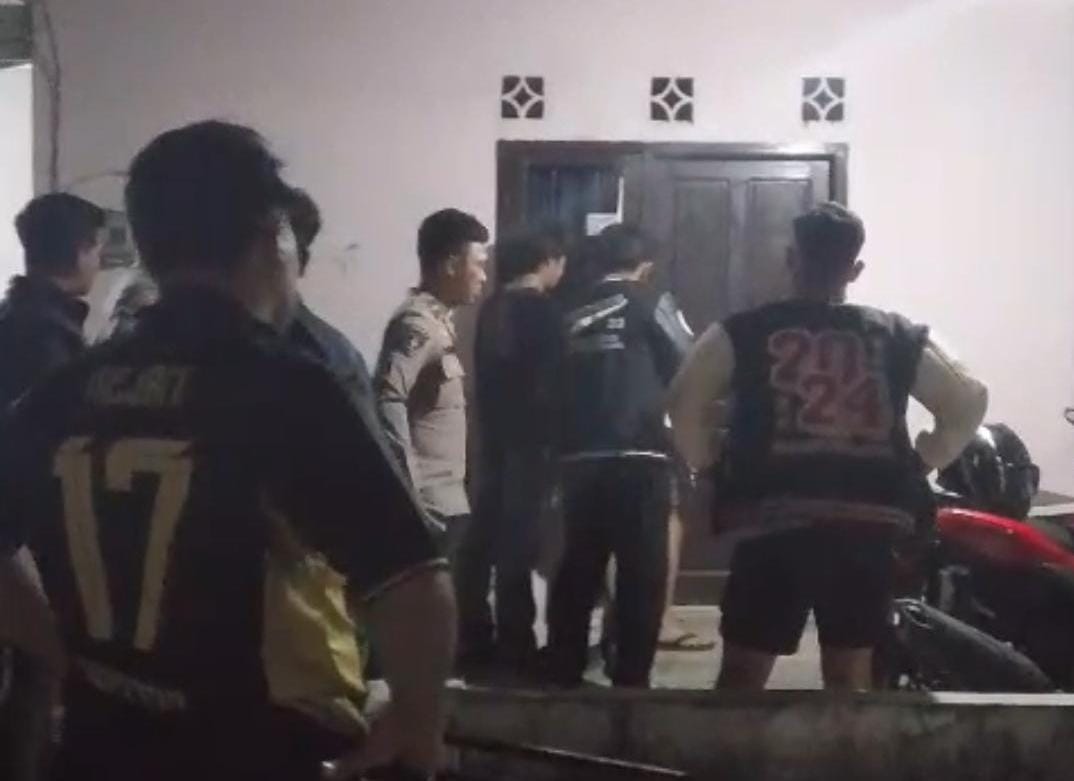 Wanita Muda di Sungailiat Disandera Pacarnya Pakai Parang dan Bensin