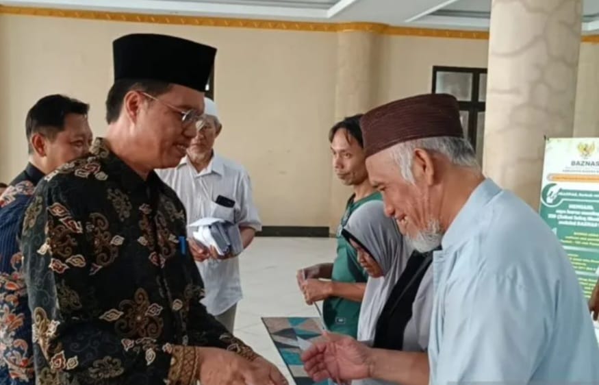 95 Mustahik di Babar Dapat Bantuan Baznas 