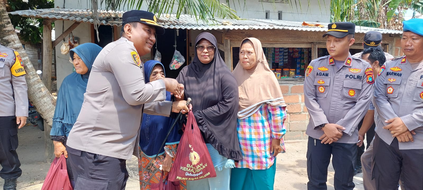 Musim Kemarau, Polres Basel Distribusikan 12.500 Liter Air Bersih 