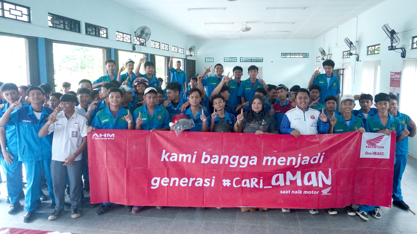 Sinergi Bagi Negeri, Honda Babel Libatkan Siswa SMKN 2 Tanjungpandan #Cari_Aman Berkendara