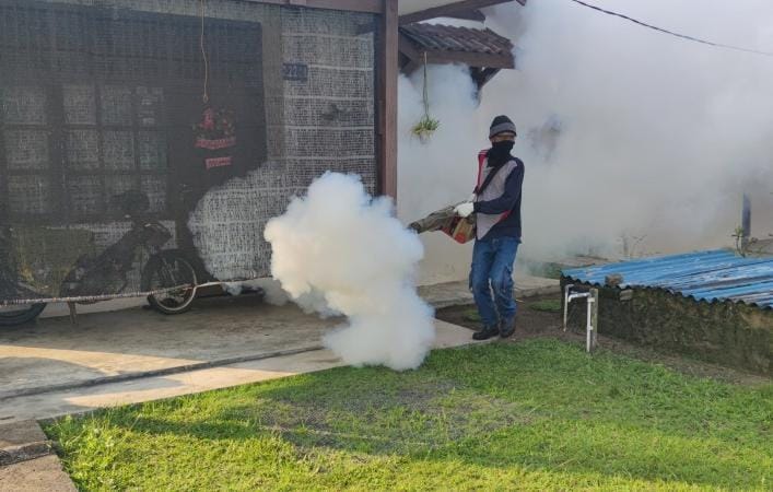 Cegah Wabah DBD, PT Timah Area Kundur Lakukan Fogging di Permukiman dan Sarana Umum