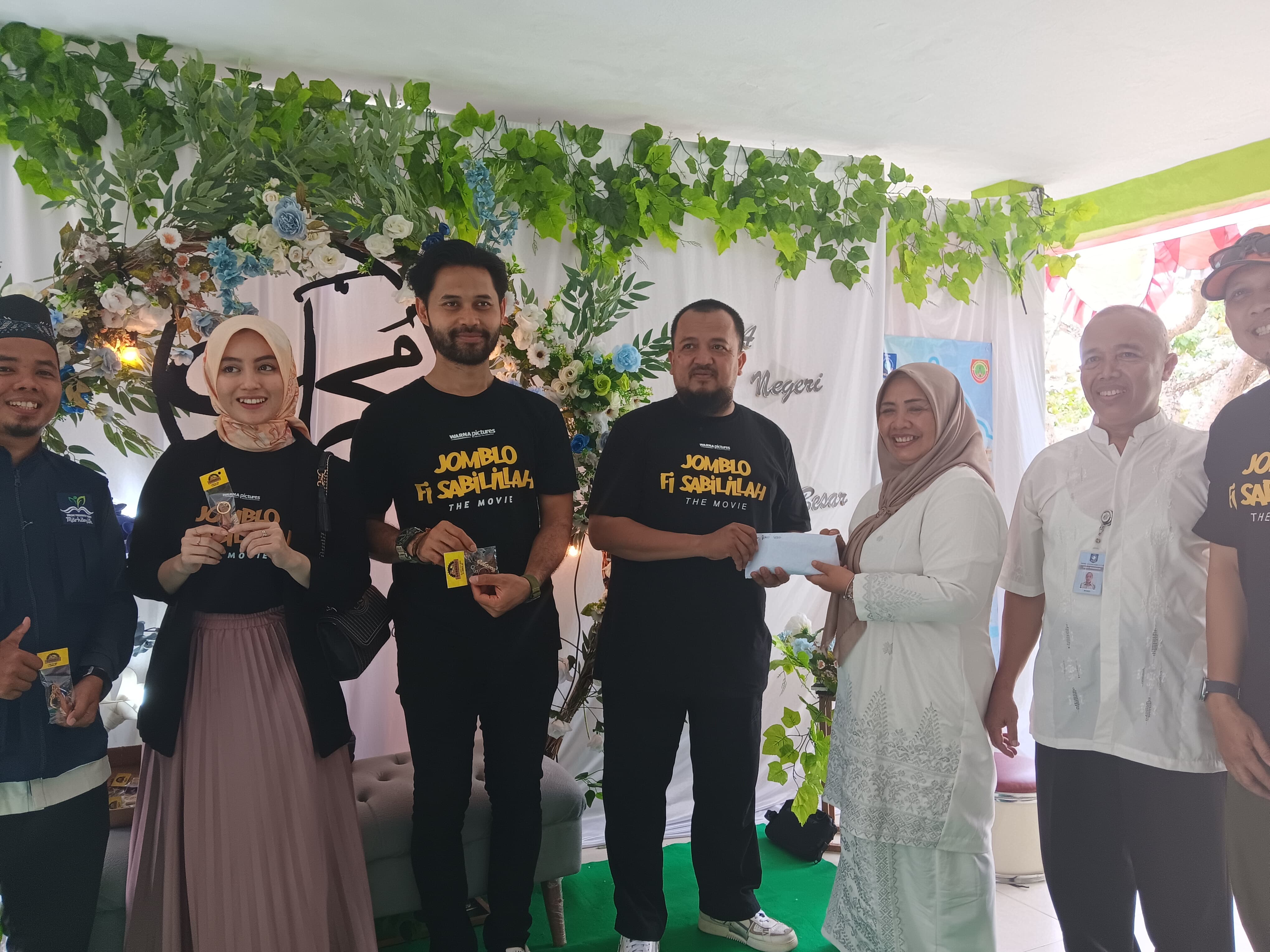 Peringati Maulid Nabi, SMAN 1 Pudingbesar Gelar OASIS bersama Artis Jomsis