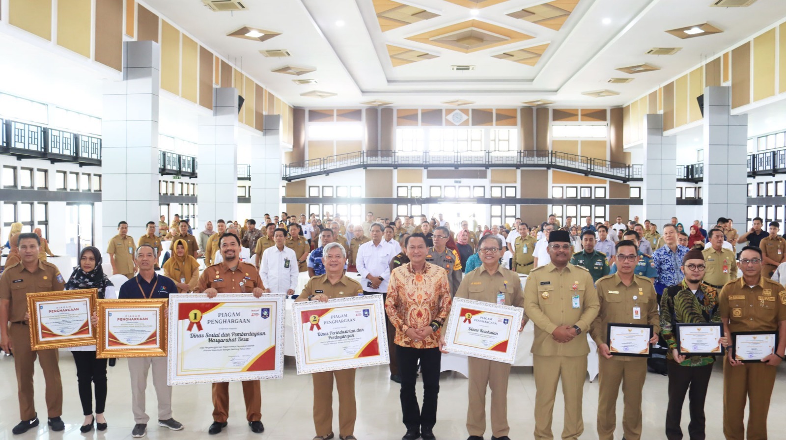 Terlibat Dalam Penilaian Rapot Kinerja Tahun 2023, Ombudsman Babel Terima Penghargaan dari Pj. Gubernur Babel