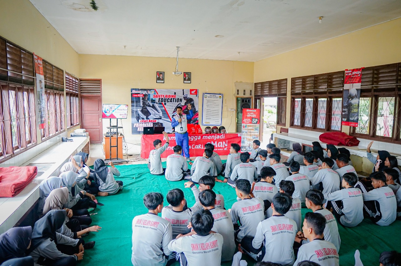 Honda Babel Gelar Edukasi Keselamatan Berkendara ke SMAN 1 Kelapa Kampit