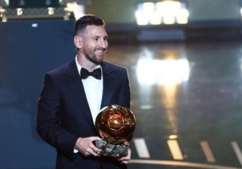 Kalahkan Haaland & Mbappe, Messi Raih Ballon d'Or ke 8