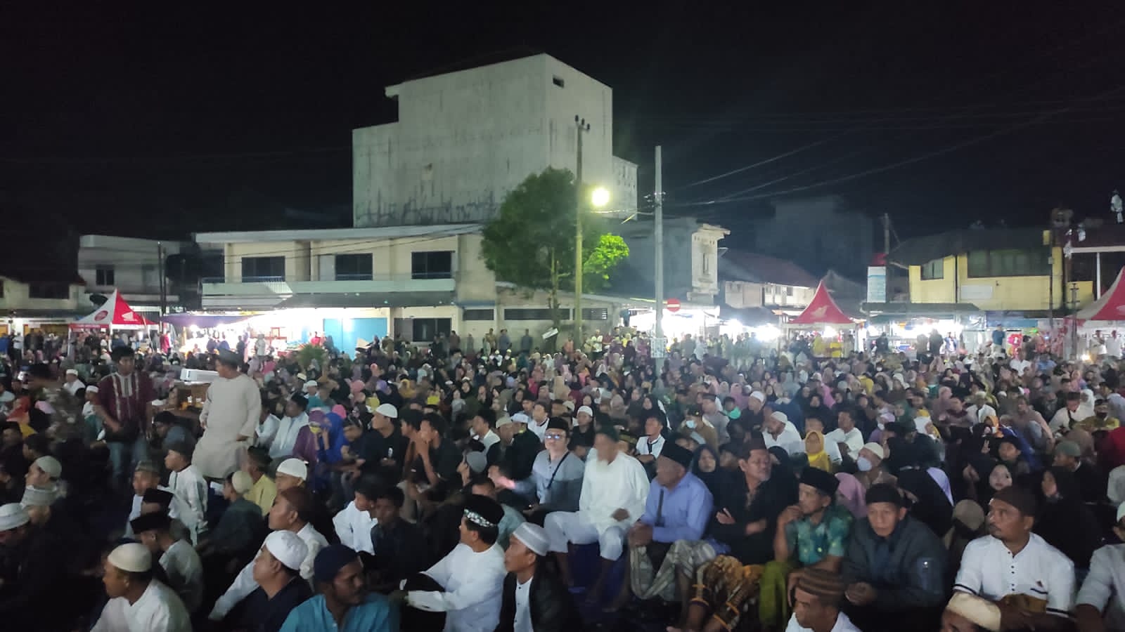 Ribuan Masyarakat Hadiri Tabligh Akbar Ustad Abdul Somad di Masjid Jamik Muntok