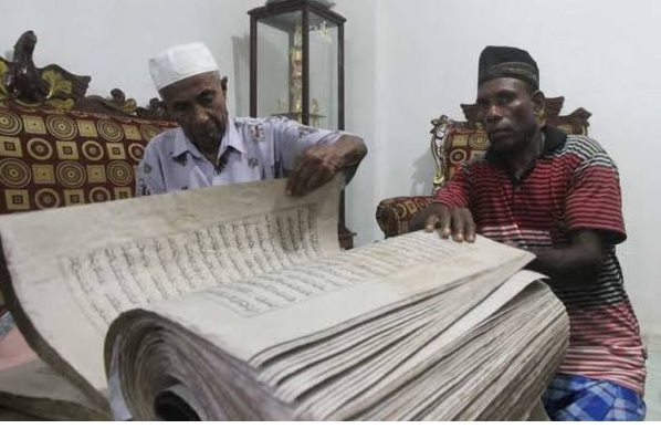  Di Tanah Papua, Al Quran Kuno Ditulis Tangan Masih Tersimpan Rapi dan Utuh