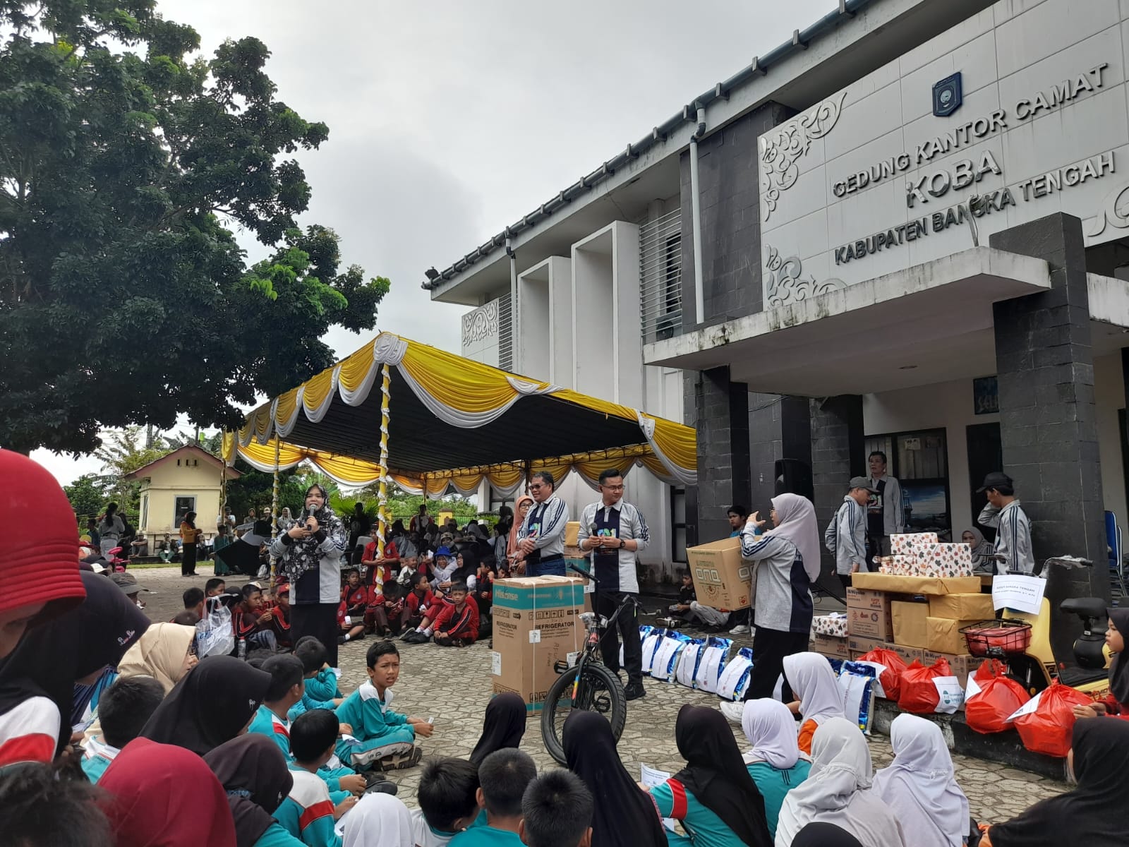 Ribuan Warģa Koba Meriahkan HUT Bangka Tengah ke-21 dengan Jalan Sehat