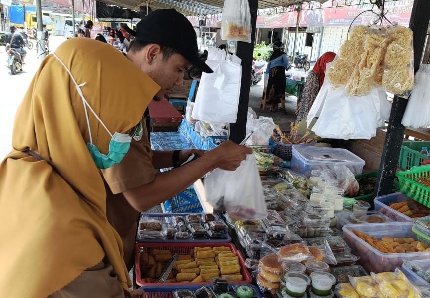 Antisipasi Bahan Pengawet, Pukesmas Belinyu dan HAKLI Cek Kandungan Takjil