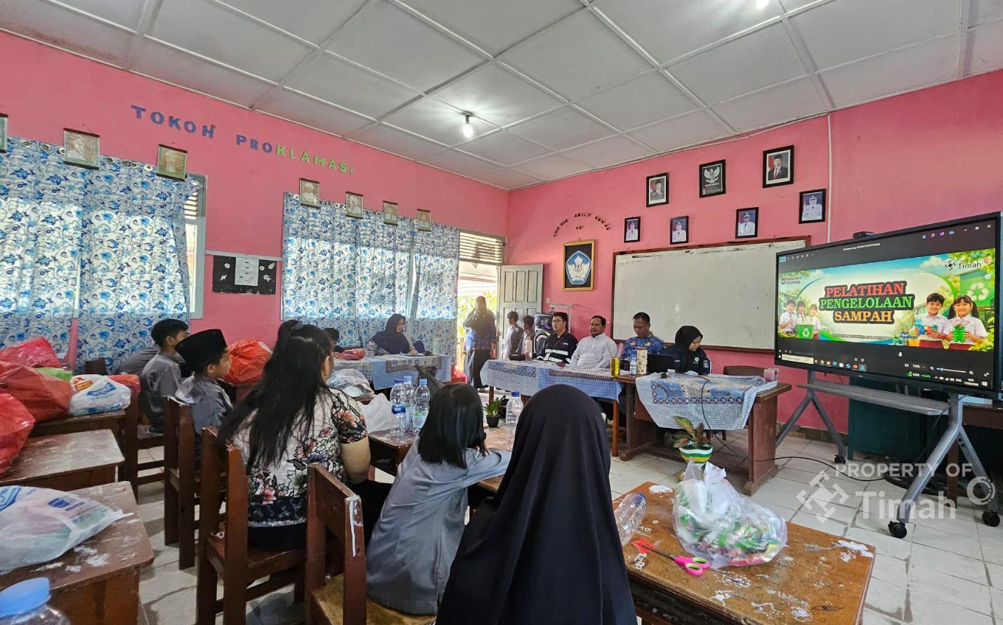 PT Timah Bersama DLH Babar Dorong Pelajar Kelola Sampah Plastik Secara Kreatif