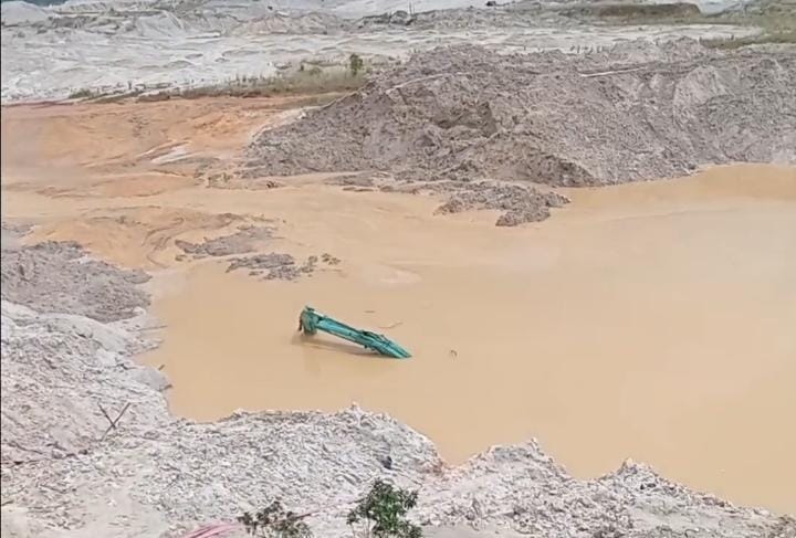 Satu Penambang Tertimbun Longsor TN Bersama Dua alat Berat 