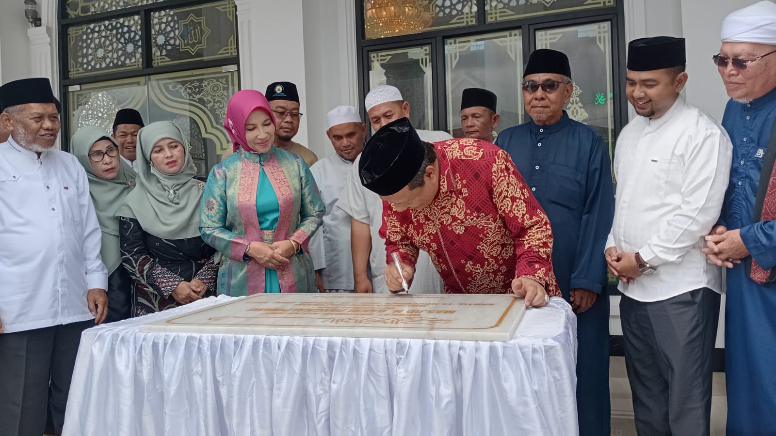 Resmikan Masjid H. Bakri, Wako Udin: Pangkalpinang Bisa Maju dengan Gotong Royong