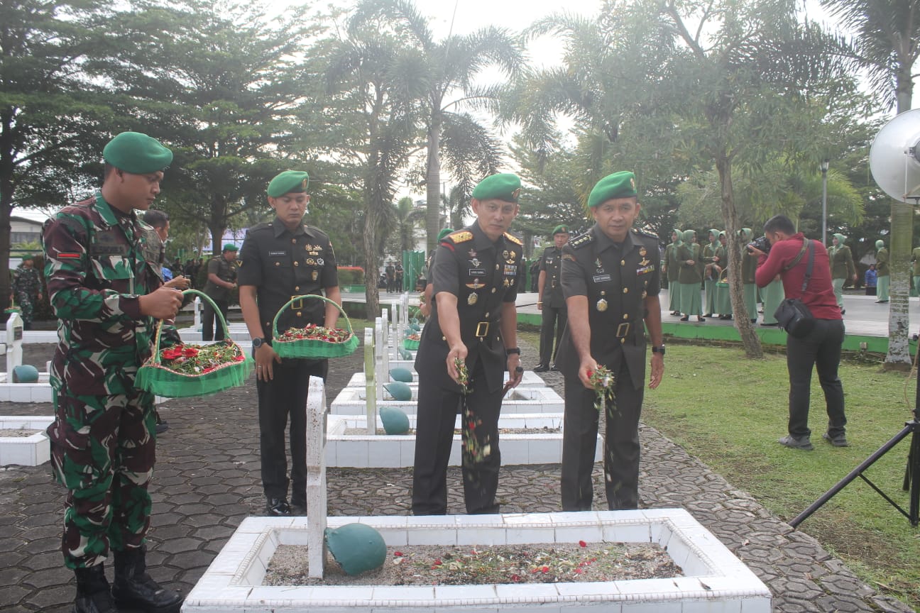 Peringati Hari Juang Tni Ad Korem 045 Gaya Ziarah Ke Tmp Pawitralaya