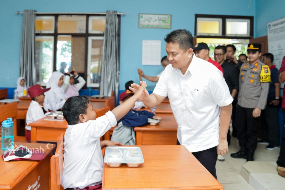 PT Timah Dukung Program Makan Bergizi Bagi Pelajar di Bumi Laskar Pelangi