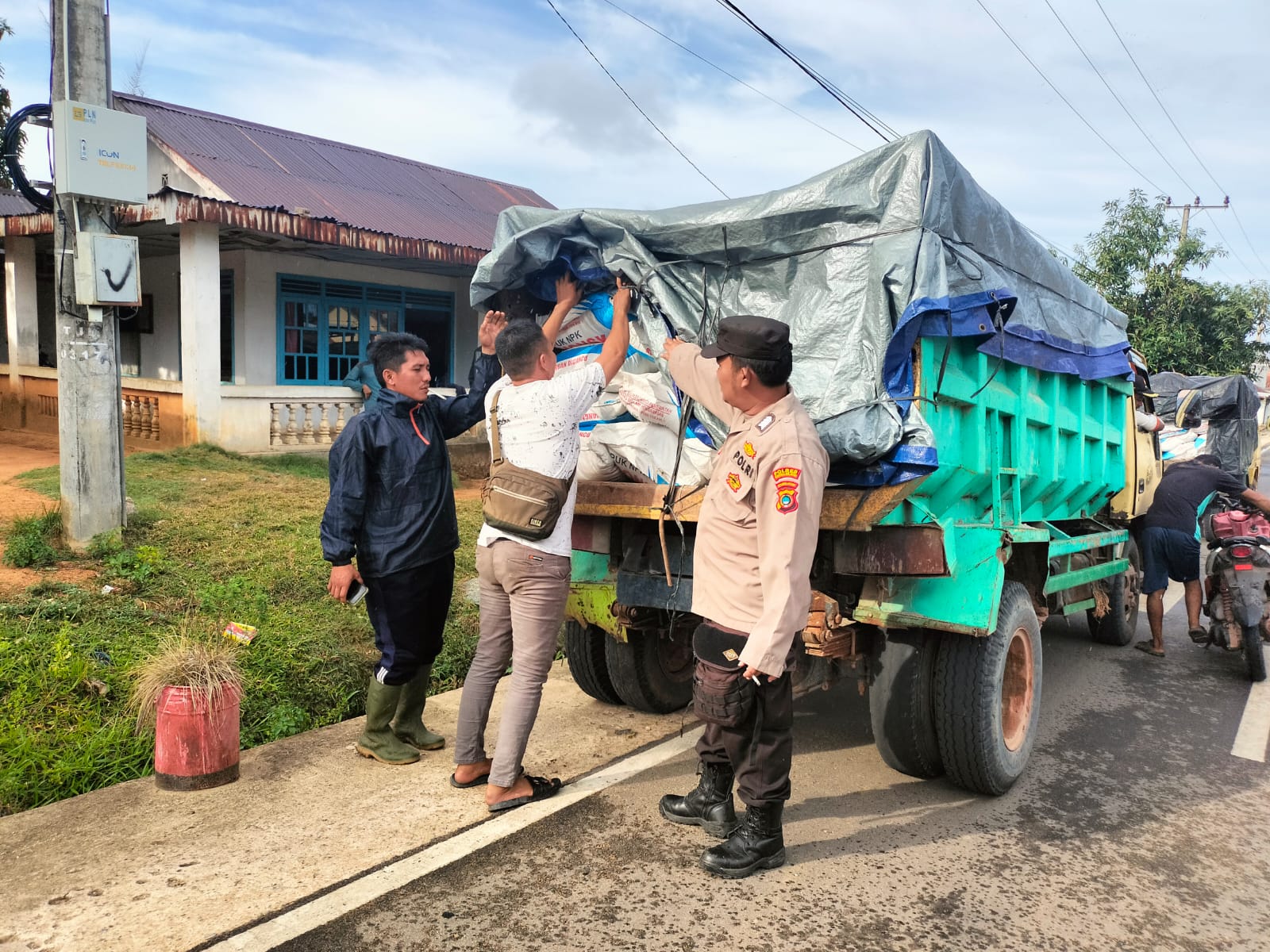 Kawal Pendistribusian Pupuk, Kapolres ; Komitmen Dukung Ketahanan Pangan 