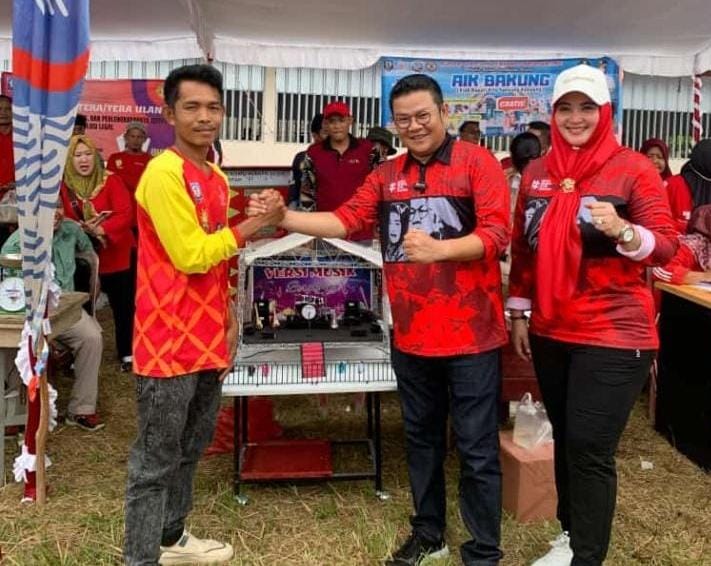 Kreatif, Pegawai Kebersihan Pemkab Basel Buat Miniatur Kantor Bupati dari Sampah 