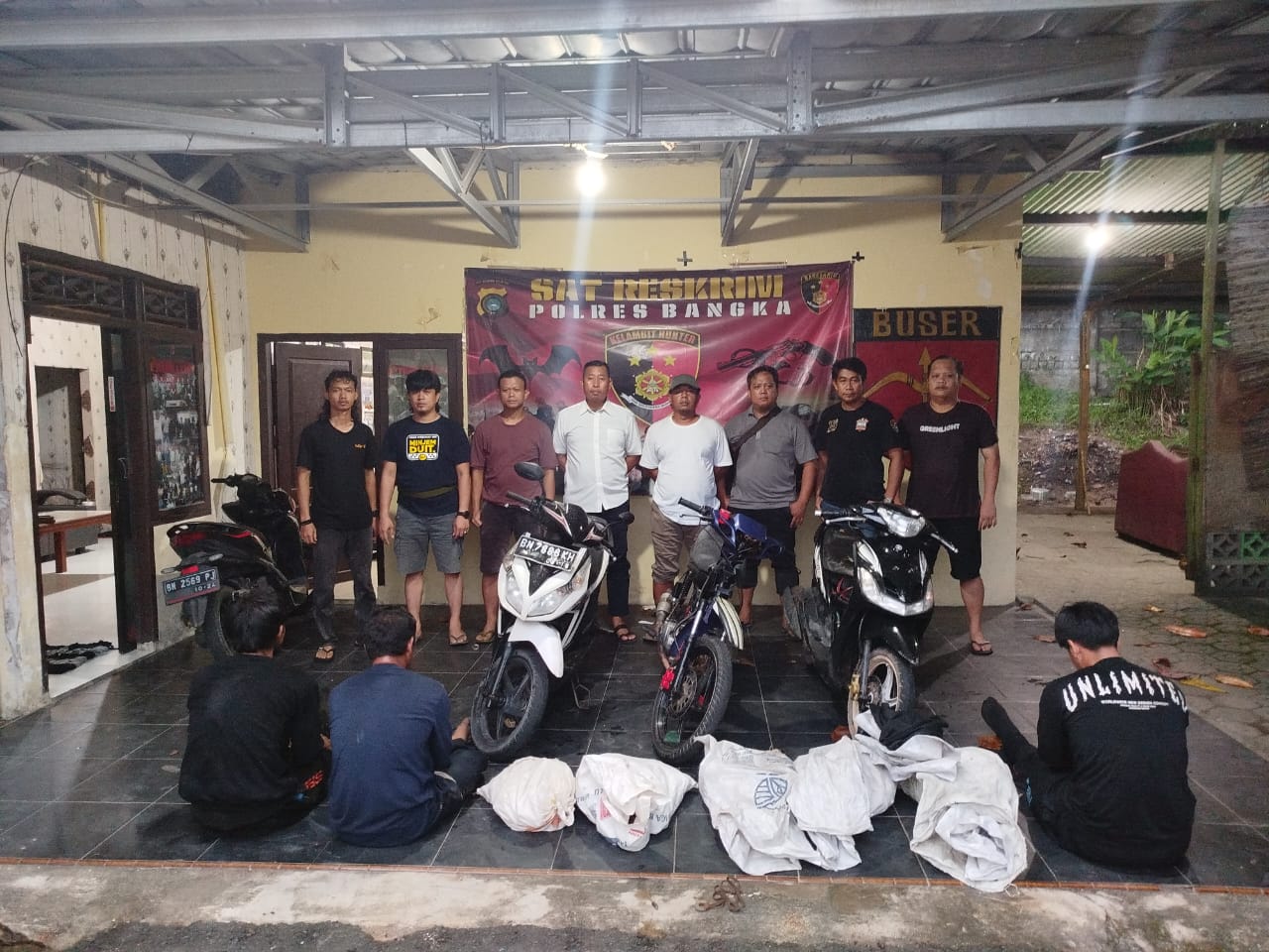 Tim Kelambit Bekuk Lima Pencuri Timah Slek PT. KJM Merawang