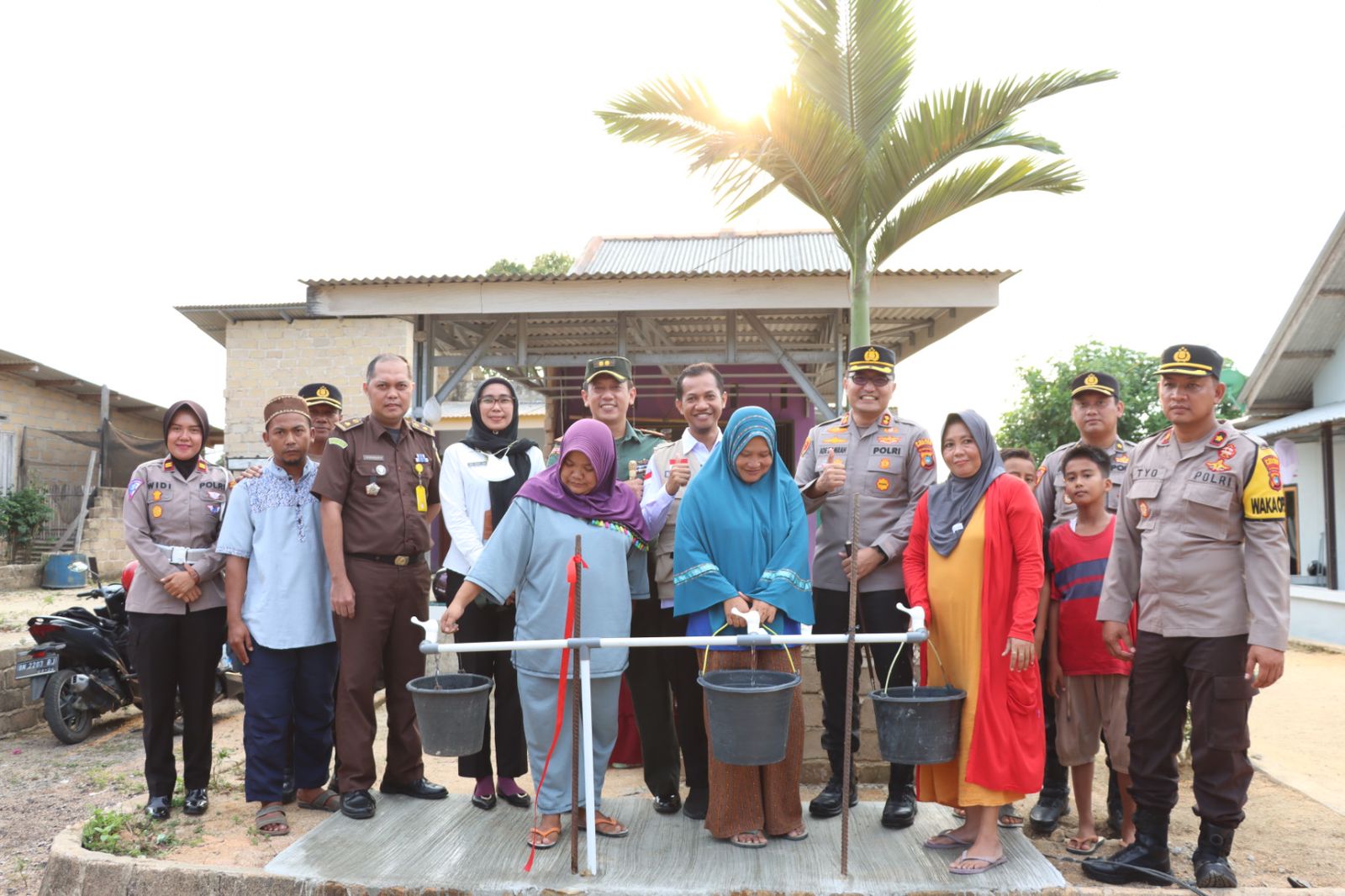 Kompak, Polres dan Kodim 0431 Bangka Barat Bantu Sumur Bor