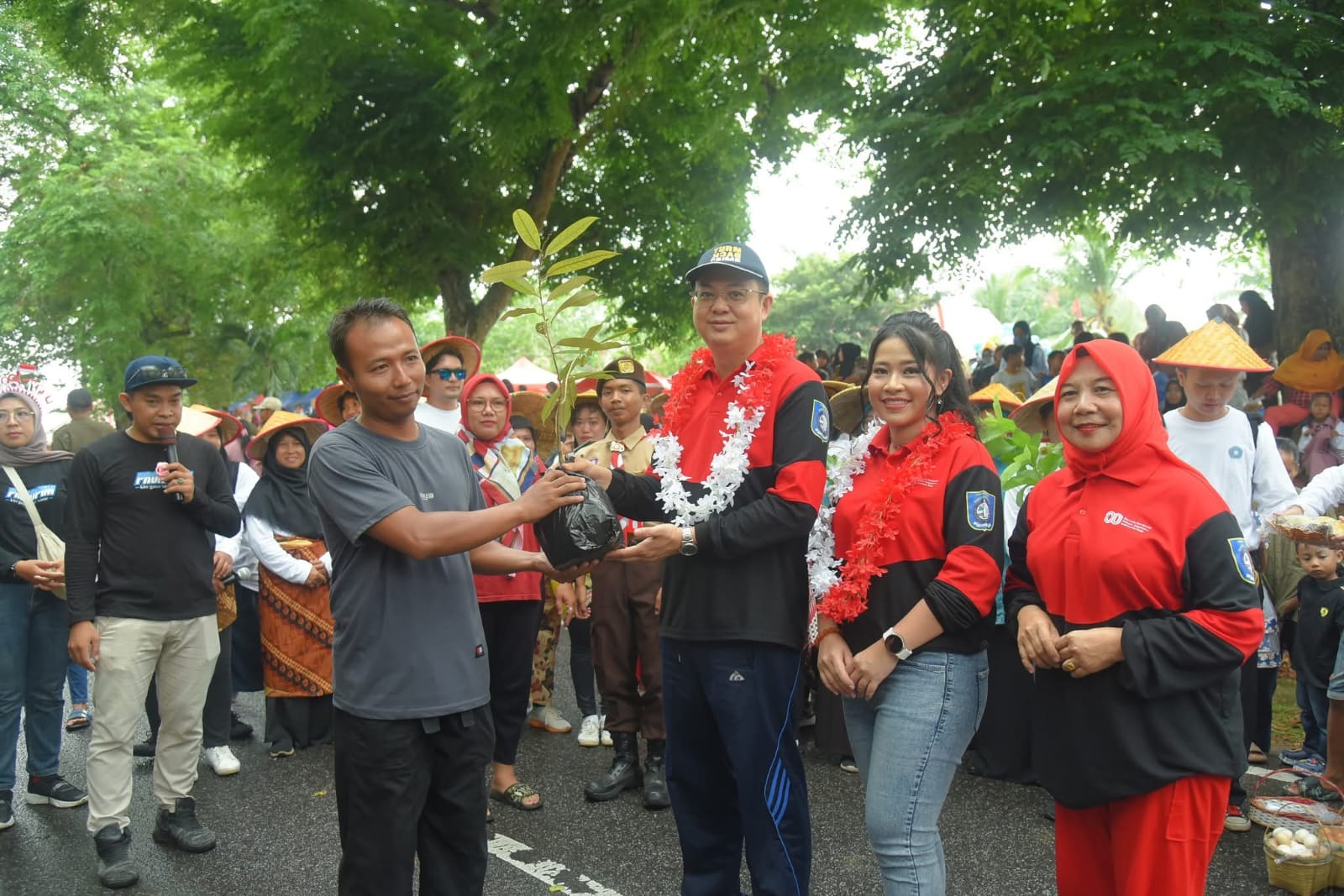 Gerak Jalan dan Karnaval Semarakkan HUT RI Ke 80 di Bangka Barat