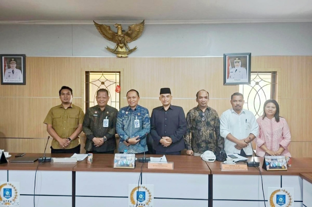 Kanwil Kemenkum Babel dan DPRD Bahas Harmonisasi Ranperda Penyelenggaraan Ketenagakerjaan