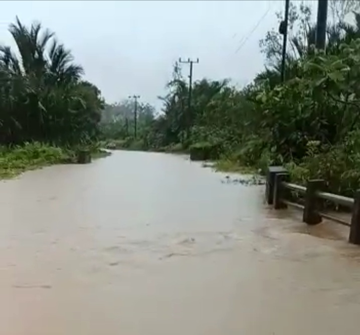 Hujan Lebat, Jalan Penghubung Desa di Jebus Terputus