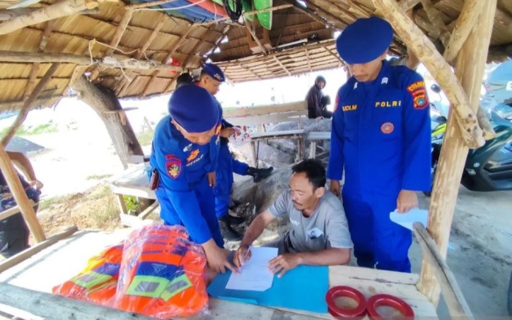 Satpolairud Polres Bangka Tingkatkan Pengawasan Aktivitas Nelayan