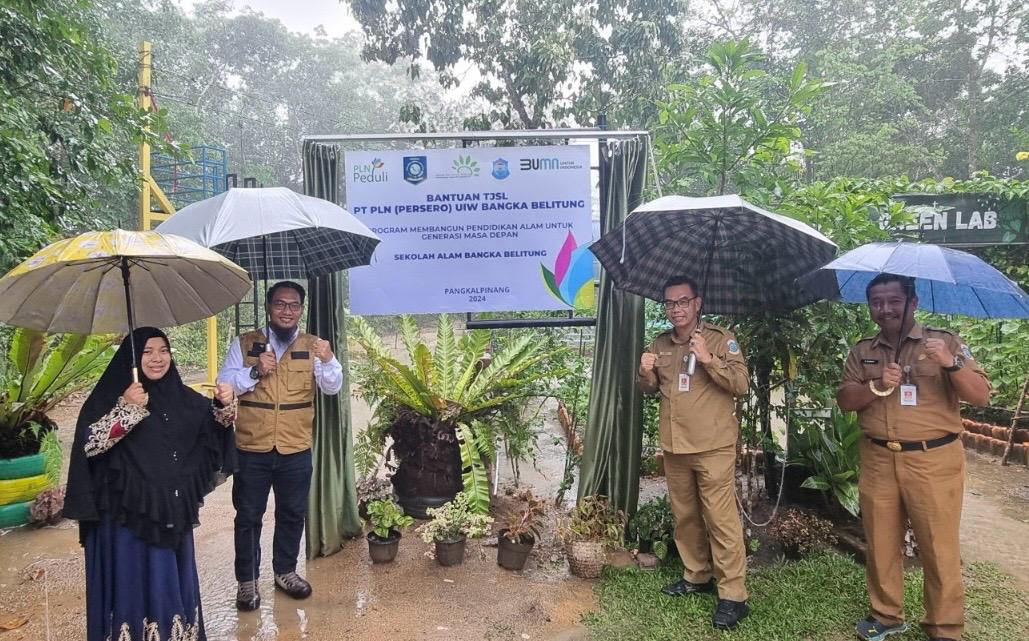 PLN Serahkan Bantuan TJSL Sarana Pendidikan, Dukung Pembelajaran Aktif di Sekolah Alam