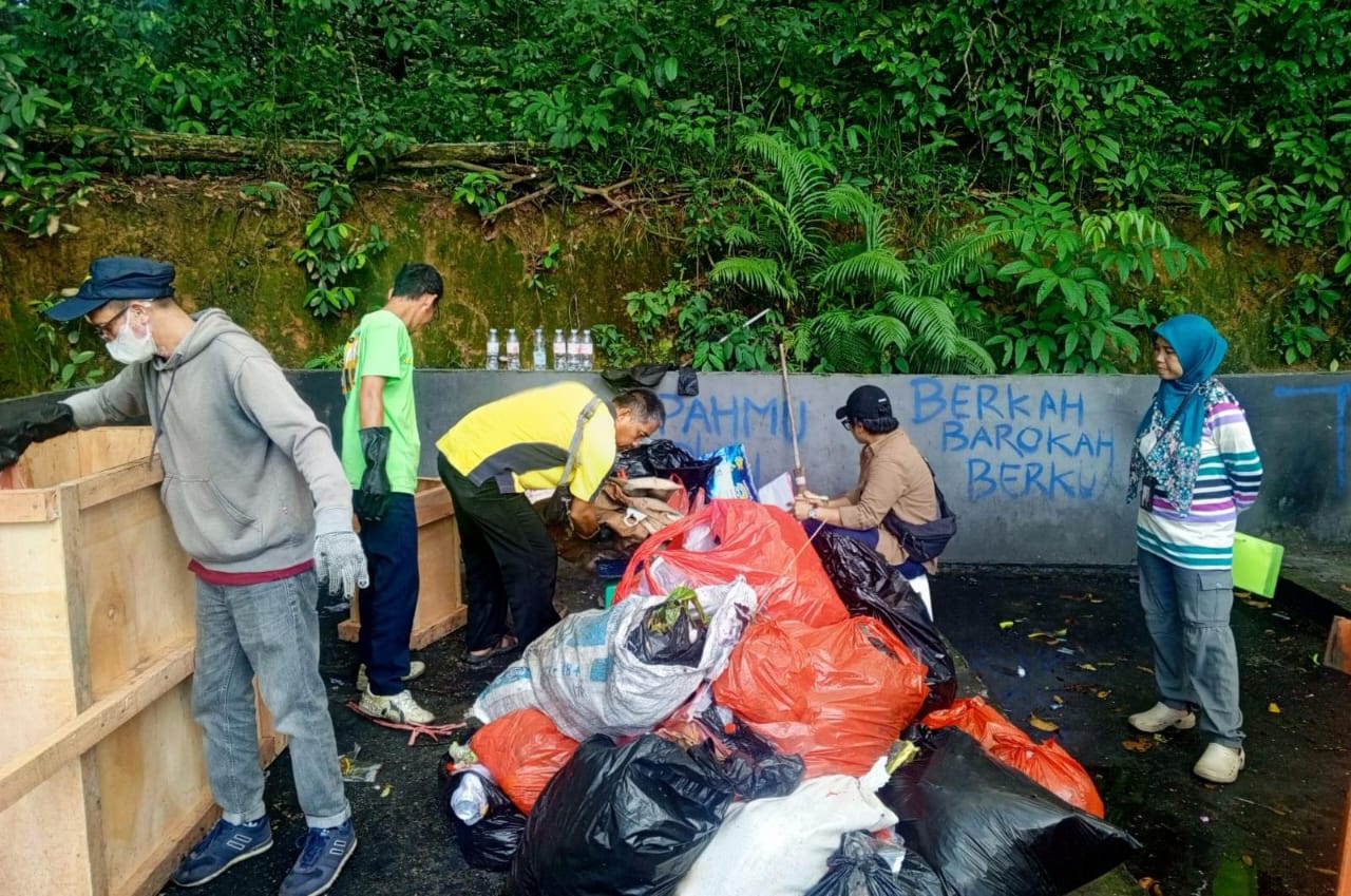 Ombudsman Babel Beberkan Penyebab Penumpukan Sampah di TPS Al Kautsar Sungailiat