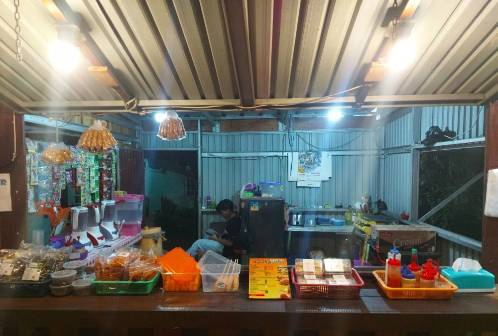 Yusman, Spesialis Begalor Box Burger di Belitung Timur