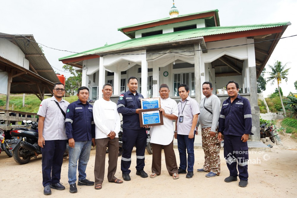 Dukung Kegiatan Keagamaan Masyarakat, PT Timah Tbk Serahkan Bantuan untuk Musala Al Barokah