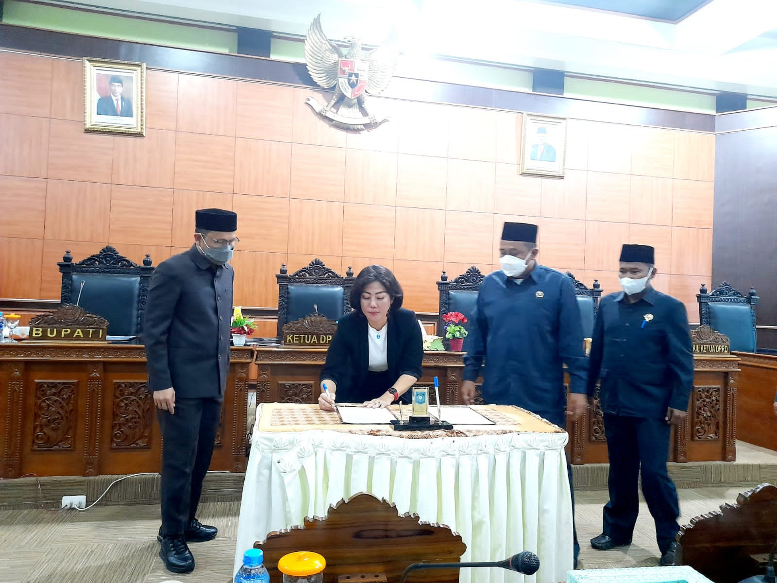 DPRD Bateng Sahkan 3 Raperda dan Tetapkan Propemperda Tahun 2023