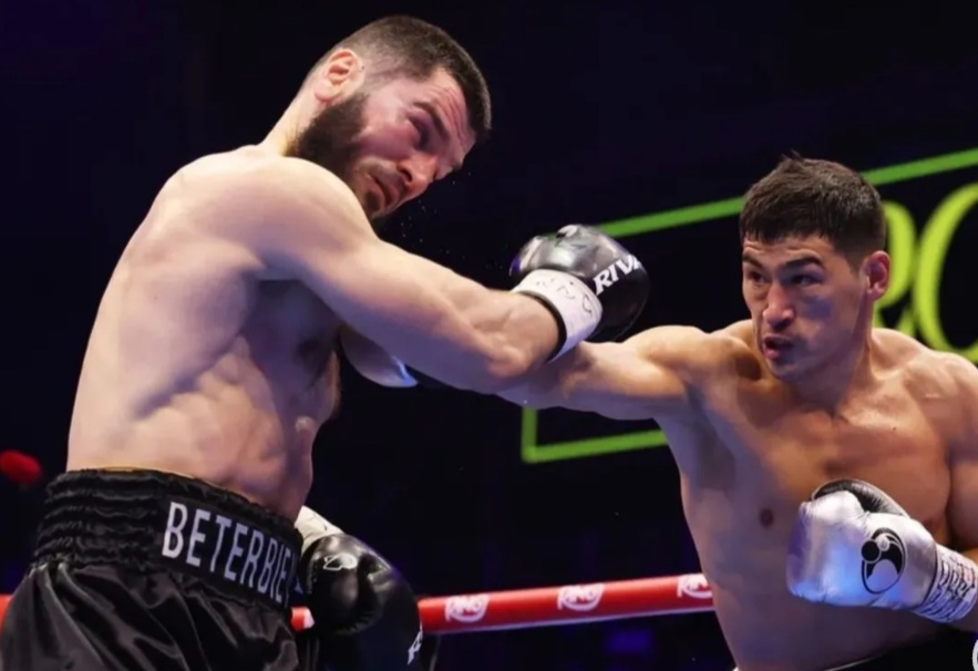 Bivol Balas Kalahkan Beterbiev, Bakal Ada Pertarungan Ketiga