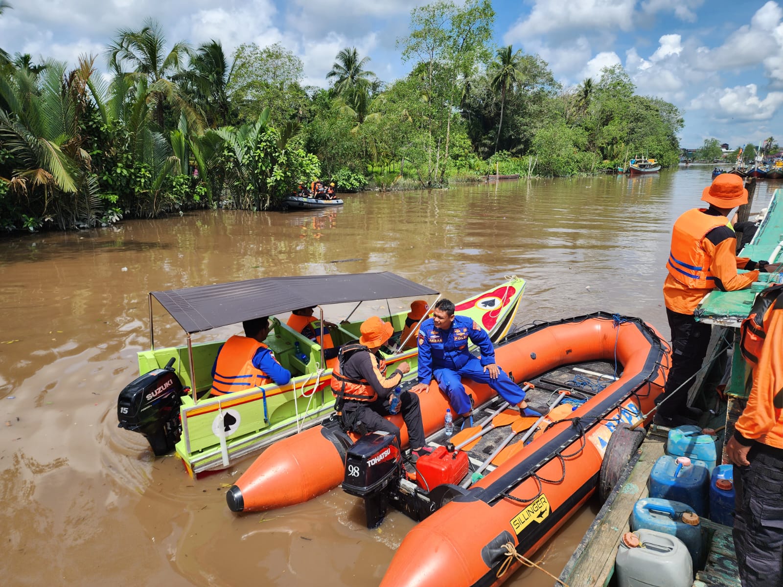 Jatuh ke Sungai, Kakek 70 Tahun Belum Ditemukan