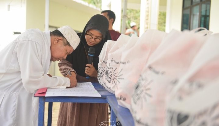 Sobat Aksi Ramadan Kementerian BUMN dan PT Timah Berbagi Paket Sembako untuk Masyarakat Bangka Barat