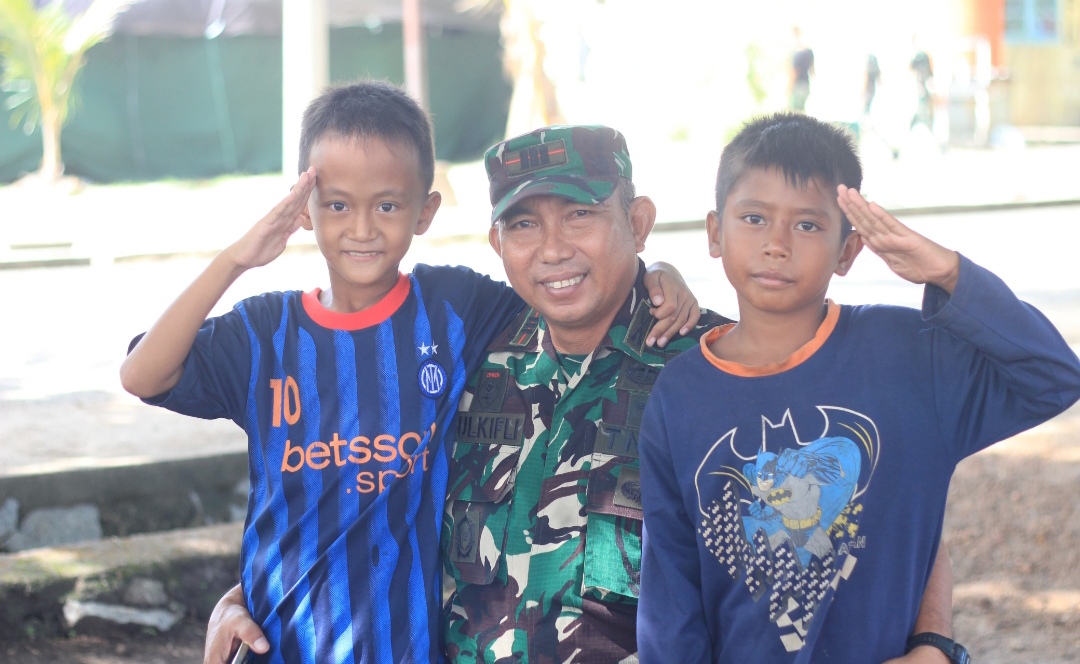 Bukti Cinta Anak Desa pada Prajurit YTP 946/DM