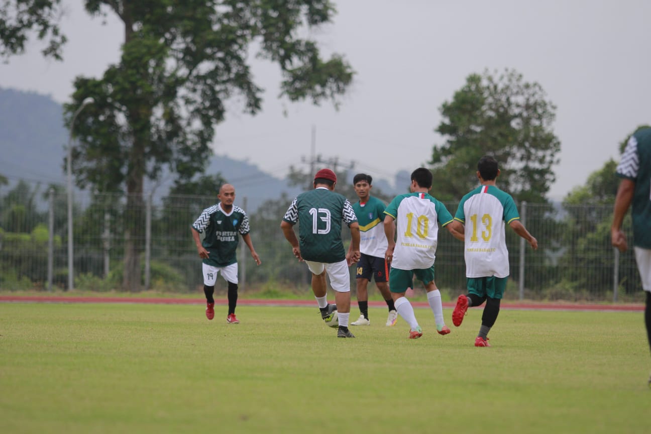 PS Pemkab Bangka Tanding Sepakbola Persahabatan dengan PS Babar