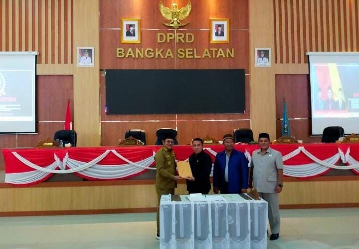 Paripurna Penyampaian Raperda, Ini Empat Raperda yang Disampaikan, Ada Pakaian Adat