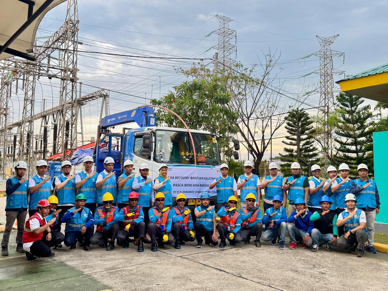 PLN Babel Kirim 21 Personel dan Peralatan Dukung Pemulihan Kelistrikan Pasca Bencana di Aceh