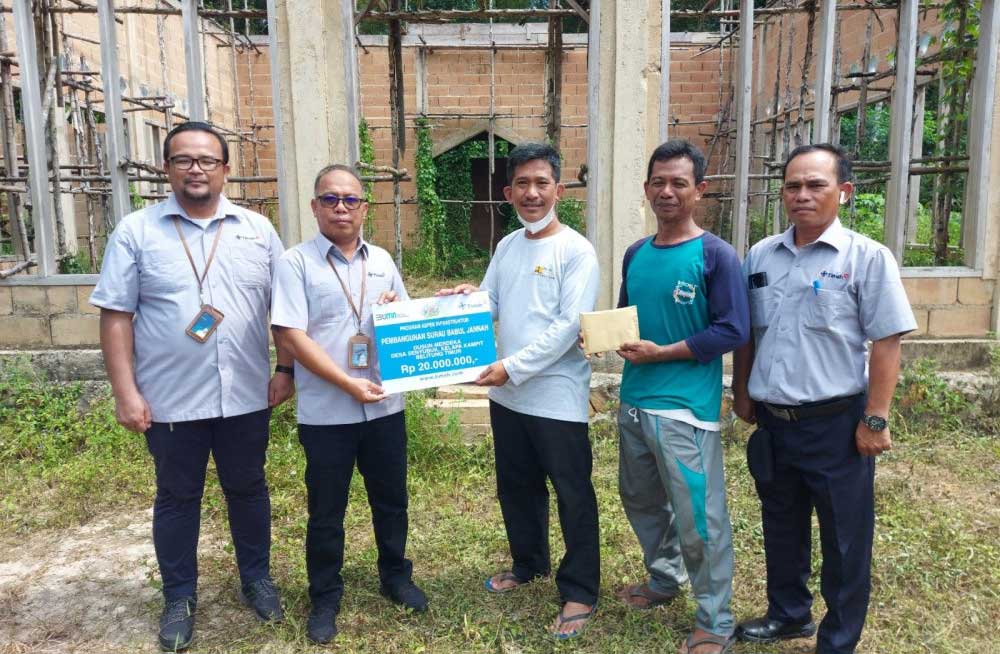 PT Timah Tbk Bantu Pembangunan Surau Babul Jannah di Desa Senyubuk Beltim