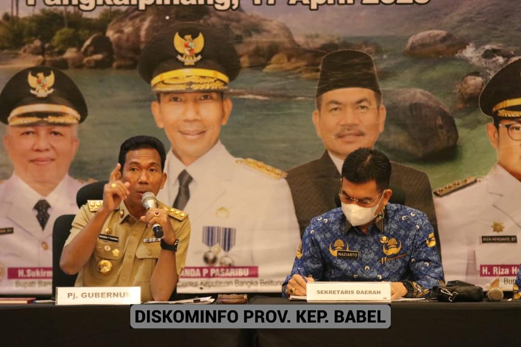 Bahas Isu Strategis, Pj. Gubernur Suganda Pimpin Rakor dengan Bupati dan Wali Kota se-Babel 