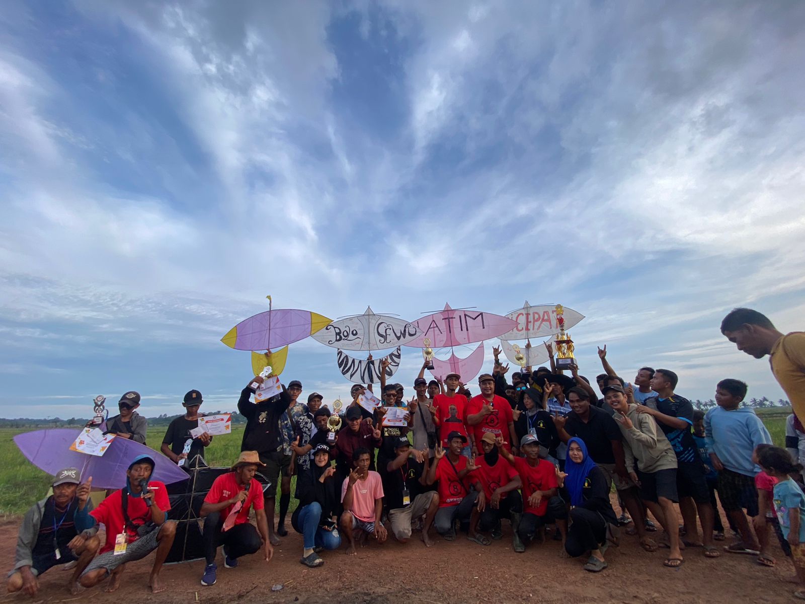 Putra Madura Juara Festival Layang-layang Desa Rias