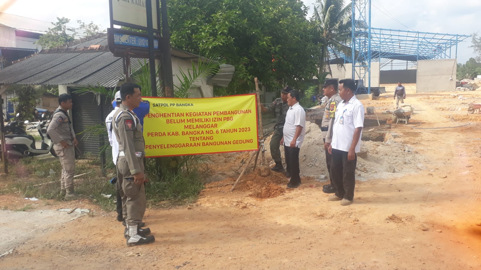 Satpol PP Bangka Hentikan Pembangunan Gudang Tak Berizin di Desa Kace yang Rawan Banjir