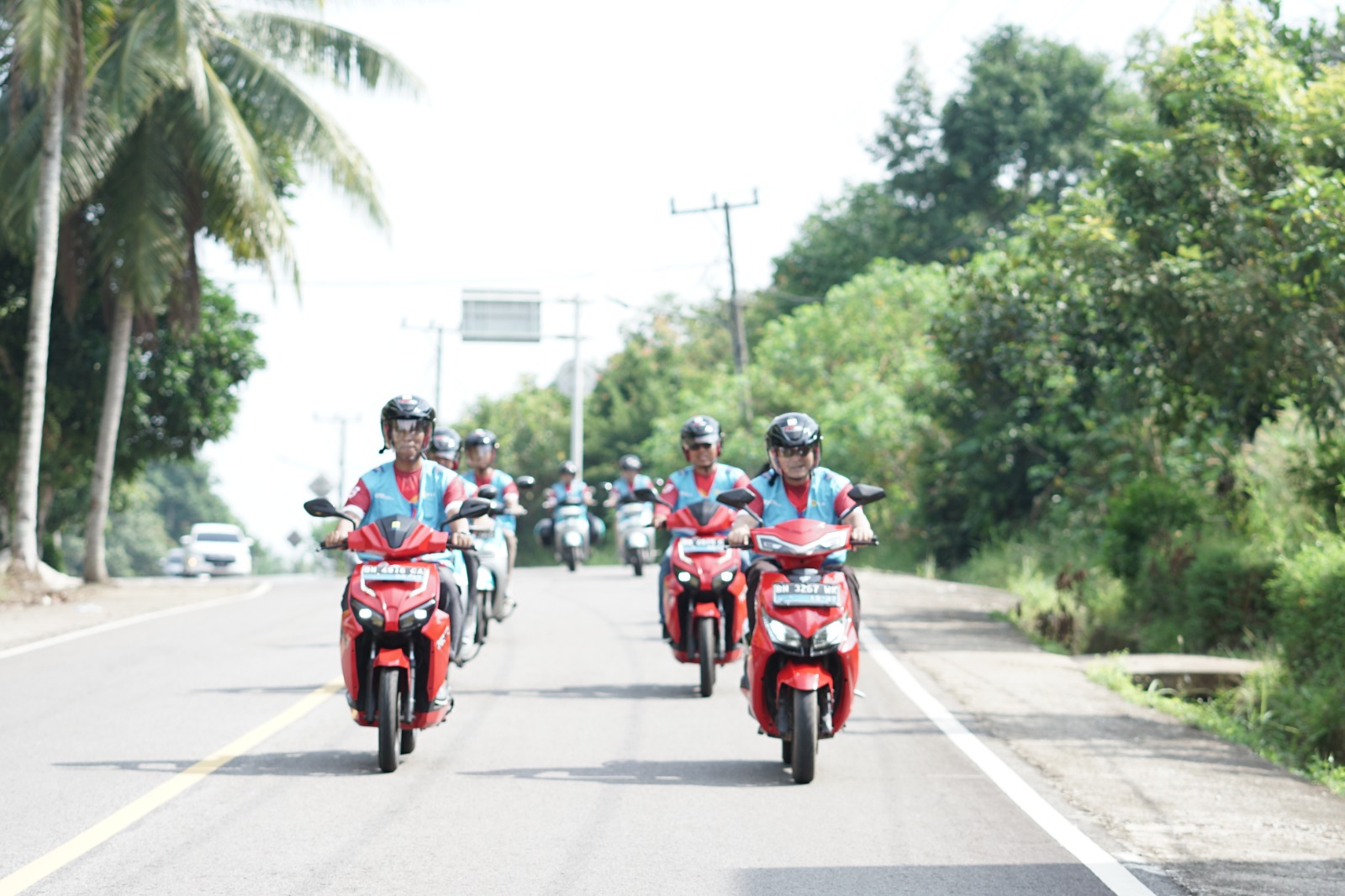 Touring Pakai Motor Listrik, PLN Babel Ajak Masyarakat Gunakan Motor Listrik untuk Mendukung NZE 2060