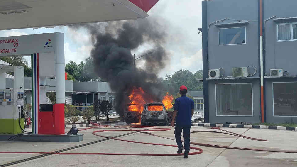 Mobil Ertiga Meledak di SPBU, Isinya Banyak Jerigen