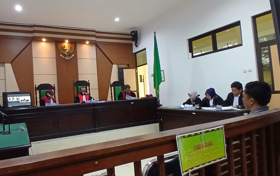 Pledoi Ragukan Keaslian 1 Ton Balok Timah yang Diselundupkan Hengki