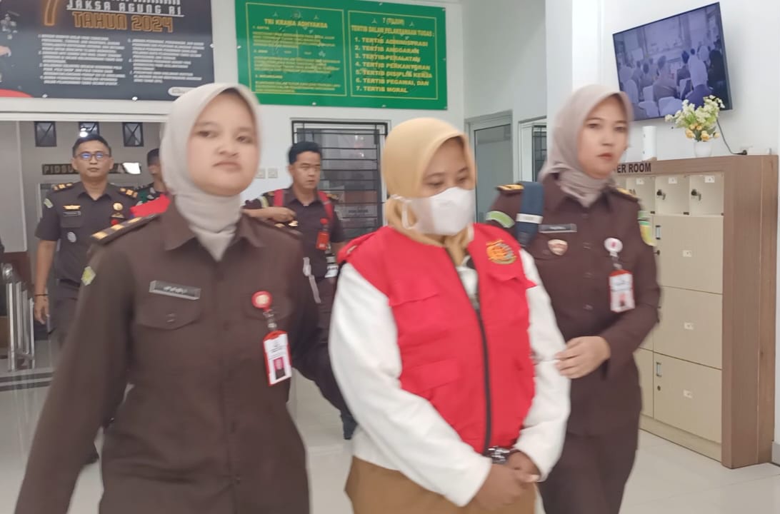 Suami Istri Pegawai DLH Bateng Jadi Tersangka Korupsi Kerjasama dengan XL Axiata