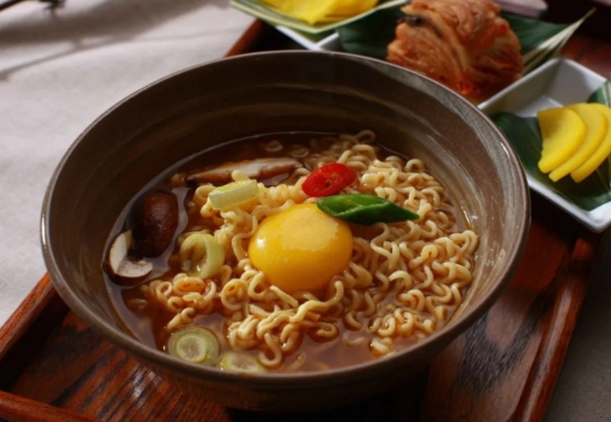 Mie Instan Memang Enak, Tapi Jangan Berlebihan, Ini Resikonya